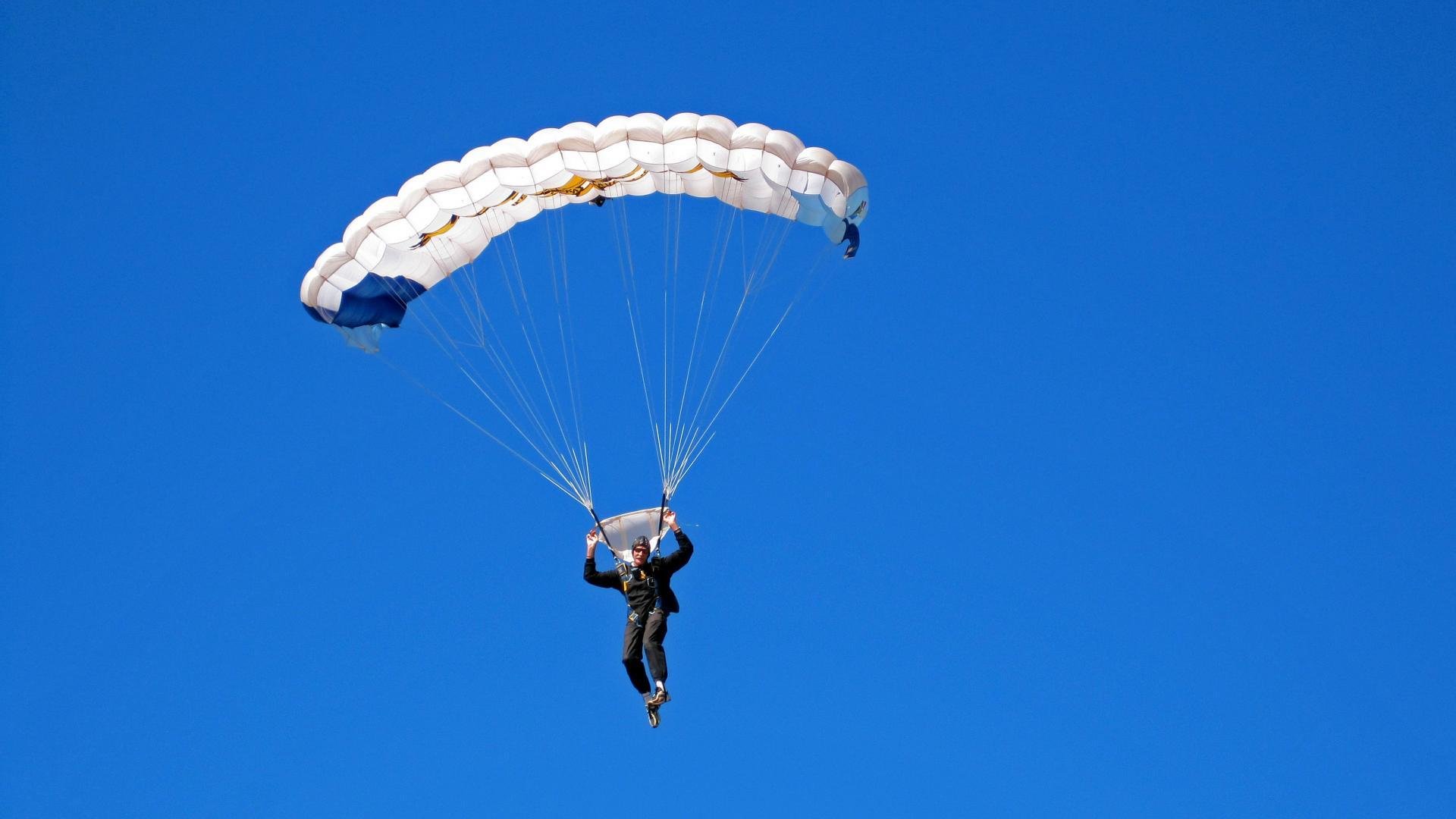 摩洛哥马术协会与学校合作，开展马术教育课程，推广马术文化。
