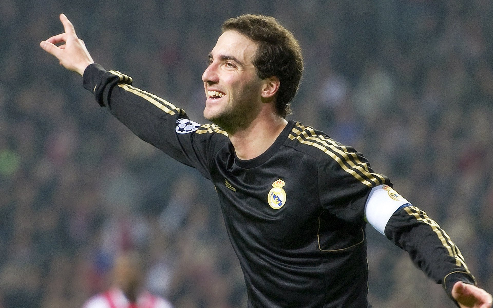 新疆广汇球员转会动向成焦点，新疆广汇现役球员